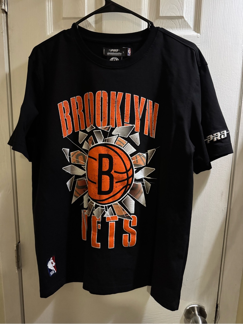 Brooklyn Nets Pro Standard Black Graphic T-Shirt Men’s Size L NBA Nwot